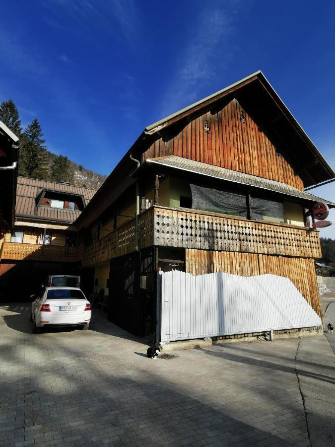 בגונג'ה נה גורנג'סקם Slovenian Traditional Guest House מראה חיצוני תמונה